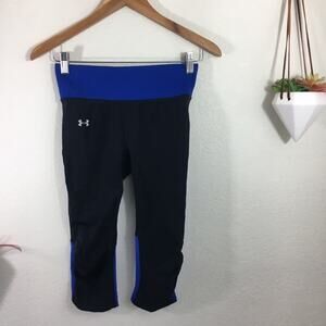 Under Armour black and blue cropped leggings